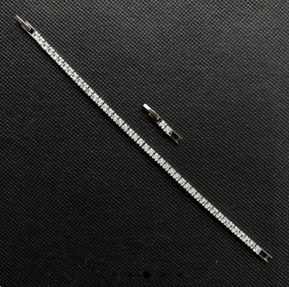 Tiny Square Bracelet (Silver)